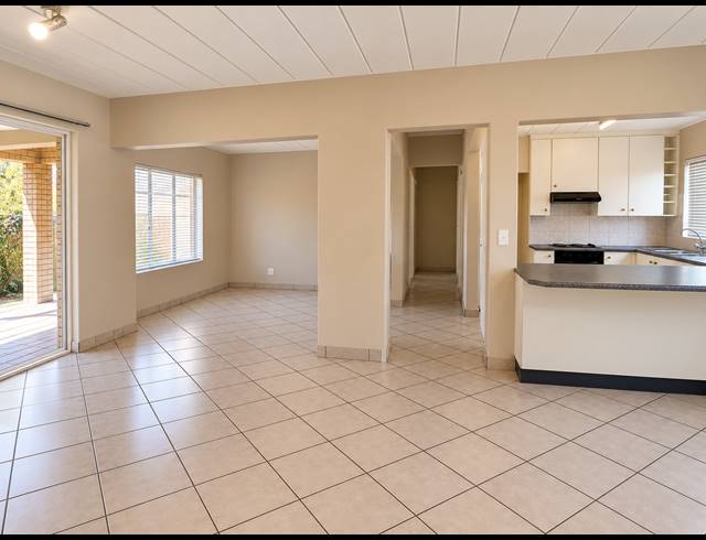 2 BEDROOM APARTMENT FOR SALE IN HIGHVELD